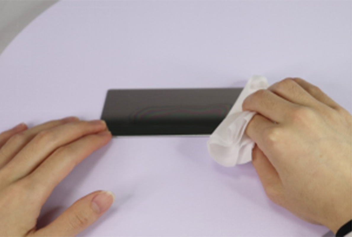 Wiping the bonding surface with alcohol